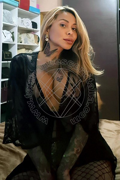 Foto 12 di Alessandra Toledo Pornostar transexescort Marina Di Montemarciano