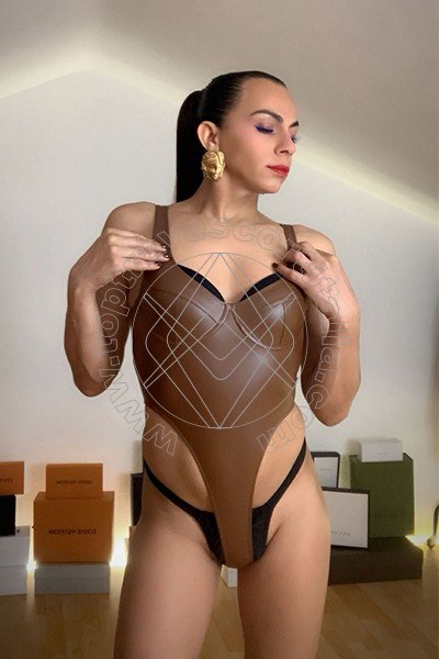 Foto 25 di Samantha Dumont transexescort Riccione