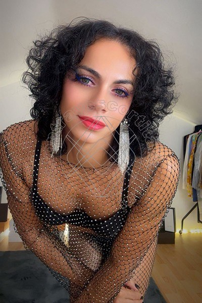 Foto 17 di Samantha Dumont transexescort Riccione