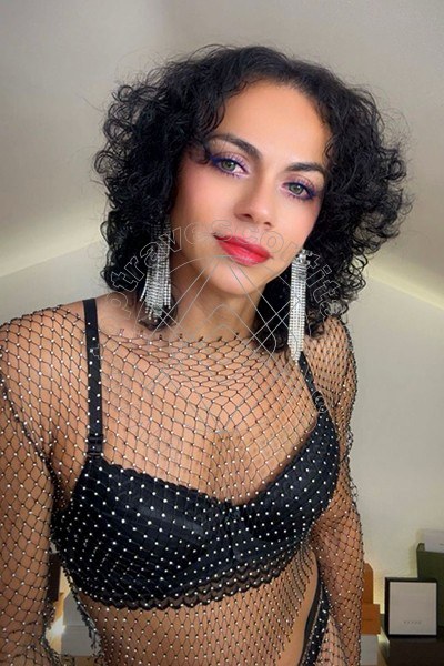 Foto 18 di Samantha Dumont transexescort Riccione