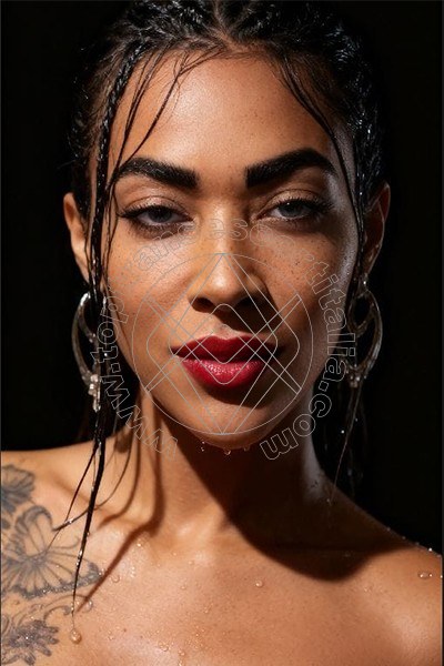 Foto 24 di Mariah Massage transexescort Brindisi