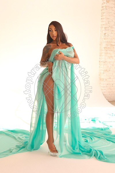 Foto 5 di Alícia Lins transexescort Milano