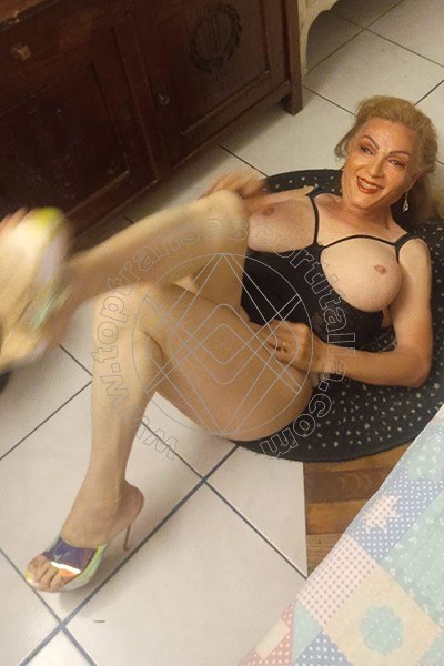 Foto 3 di Fabiola La Cortigiana transexescort Udine