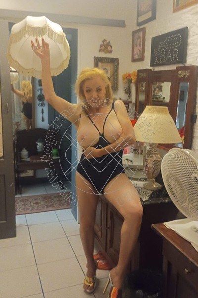 Foto 2 di Fabiola La Cortigiana transexescort Udine