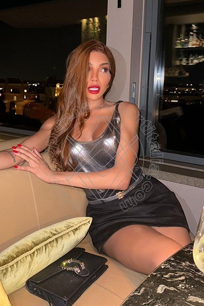 Foto 2 di Rebecca Ferraz Pornostar transexescort Roma