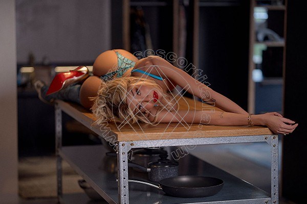 Foto 9 di Rebecca Ferraz Pornostar transexescort Roma