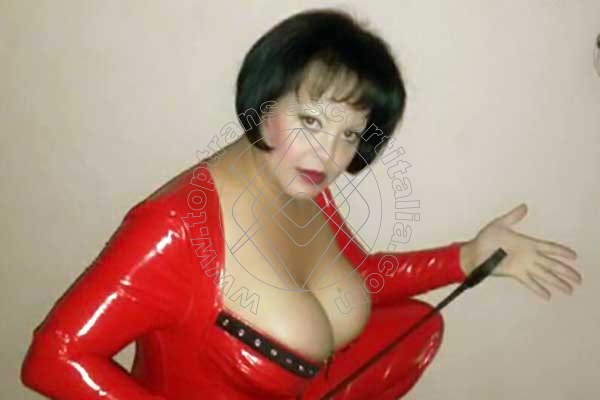 Foto 34 di Ts Carmen transexescort Colonia