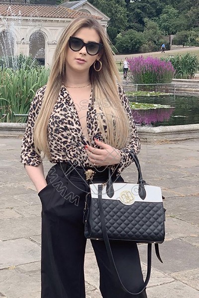 Foto 22 di Leticia Rodrigues Pornostar transexescort Cannes