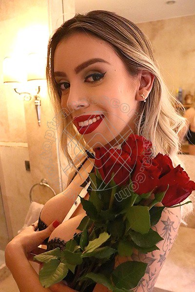 Foto 51 di Pornostar Riane Mello transexescort Milano