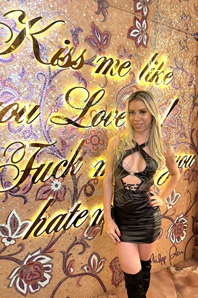 Foto 42 di Pornostar Riane Mello transexescort Milano