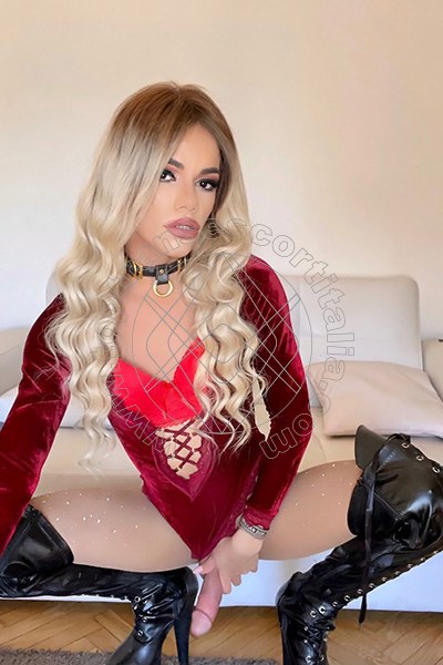 Foto hot 25 di Rafaella Menicucci Xxl transexescort Napoli