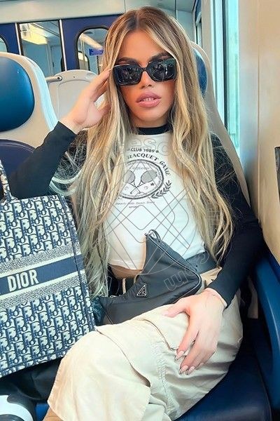 Foto 344 di Rafaella Menicucci Xxl transexescort Milano
