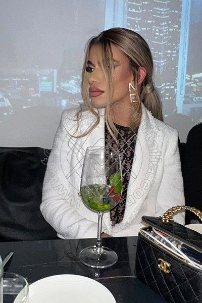 Foto 320 di Rafaella Menicucci Xxl transexescort Milano