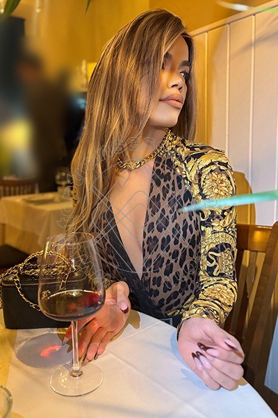 Foto 175 di Rafaella Menicucci Xxl transexescort Milano