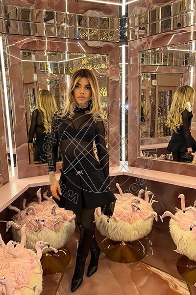 Foto 128 di Rafaella Menicucci Xxl transexescort Milano