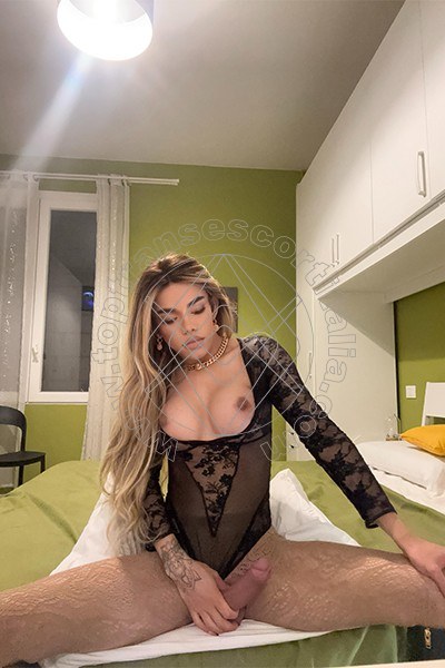 Foto hot 3 di Rafaella Menicucci Xxl transexescort Napoli
