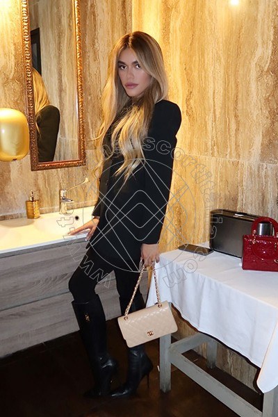 Foto 18 di Rafaella Menicucci Xxl transexescort Milano