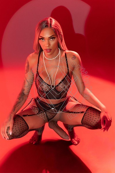 Foto hot 4 di Barbie Black transexescort Milano