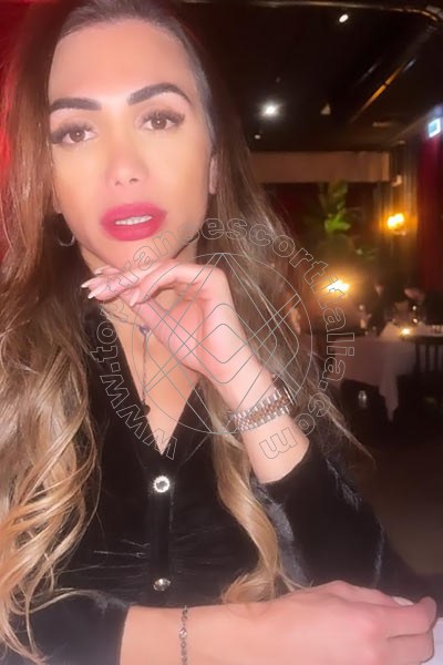 Foto 87 di Nina La Vera Dea transexescort Ginevra