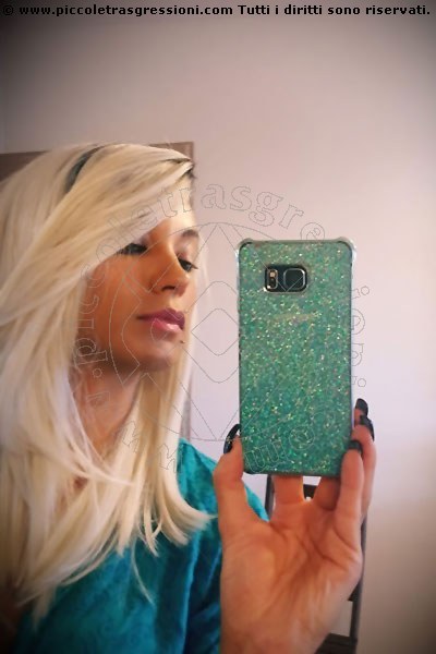 Foto selfie di Thays Ribeiro transexescort Stoccarda