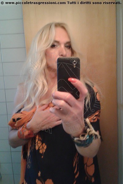 Foto selfie di Eva Rossi transexescort Nicosia