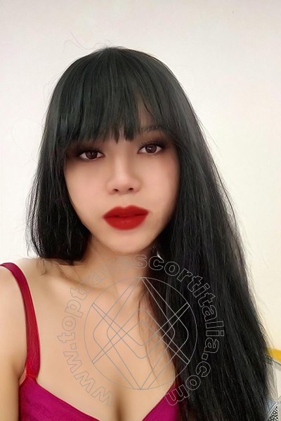 Foto selfie di Ella Asiatica transexescort Milano