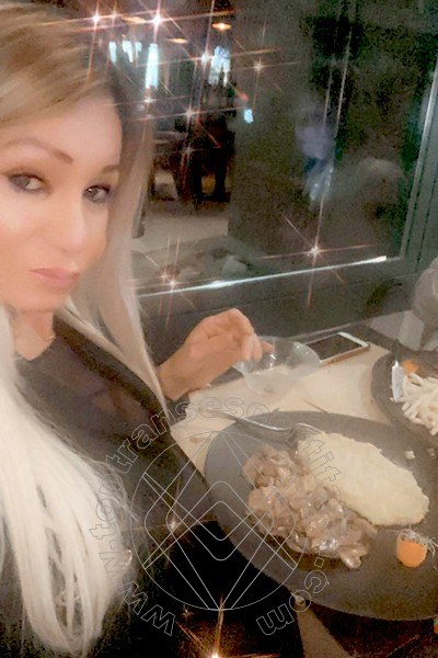 Foto selfie 400 di Pamy La Diva Stellare transexescort Losanna