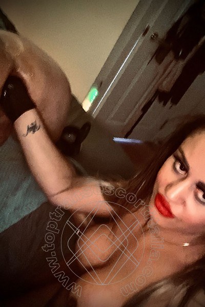 Foto selfie hot di Nayla Mellina transexescort Bellinzona