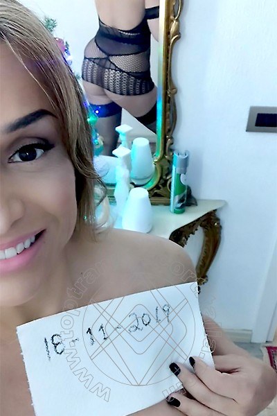 Foto selfie 16 di Simona Kiss transexescort Milano