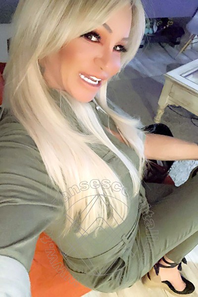 Foto selfie 335 di Pamy La Diva Stellare transexescort Losanna