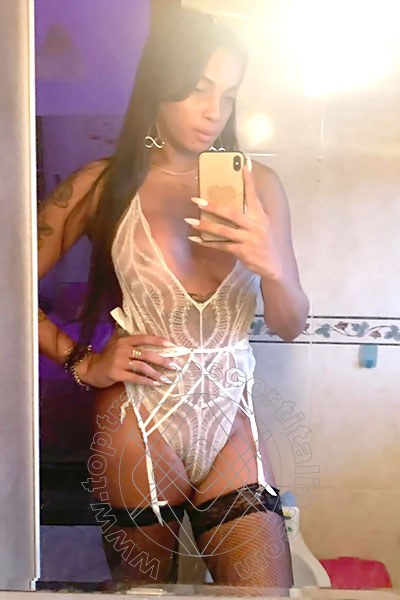 Foto selfie 33 di Arianna Ferrari Pornostar transexescort Napoli