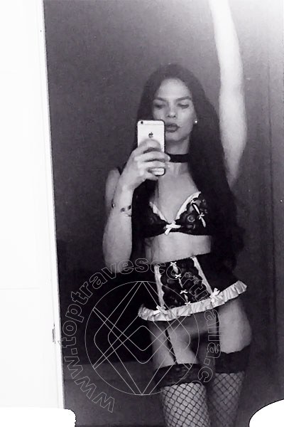 Foto selfie hot 5 di Sabrina Morais Xxxl transexescort Milano