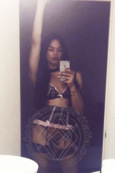 Foto selfie hot 2 di Sabrina Morais Xxxl transexescort Milano