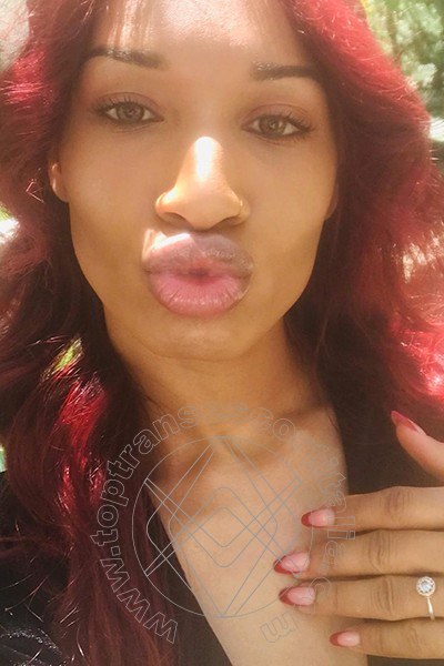 Foto selfie 39 di Kiara Bardo transexescort Firenze