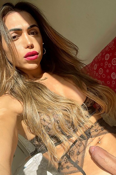 Foto selfie hot 12 di Nina La Vera Dea transexescort Ginevra