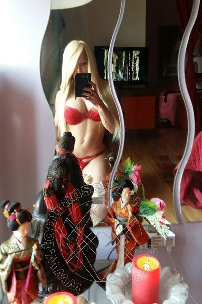 Foto selfie 21 di Barbie Bionda transexescort Villa Rosa