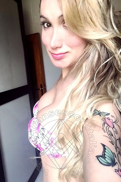 Foto selfie 84 di Raphaela Martins Pornostar transexescort Napoli