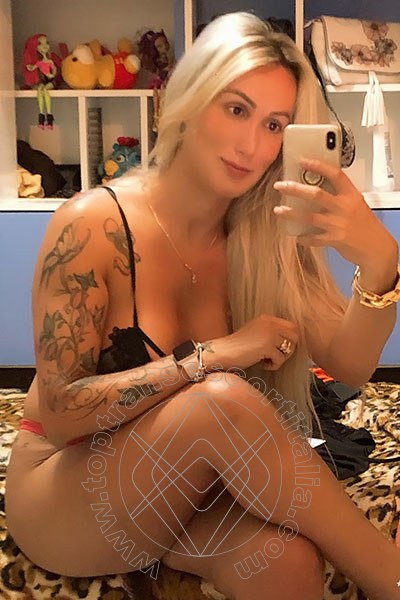 Foto selfie 77 di Raphaela Martins Pornostar transexescort Napoli