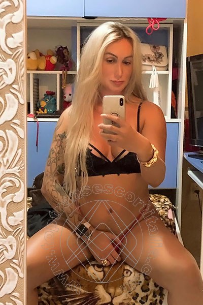 Foto selfie 74 di Raphaela Martins Pornostar transexescort Napoli