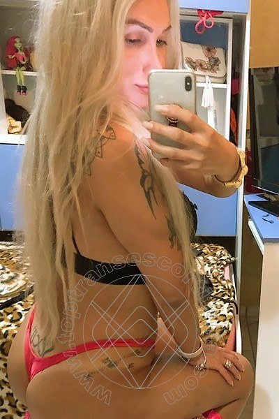 Foto selfie 73 di Raphaela Martins Pornostar transexescort Napoli