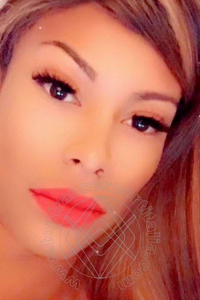 Foto selfie 17 di Miriany Ribeiro Pornostar transexescort Perugia