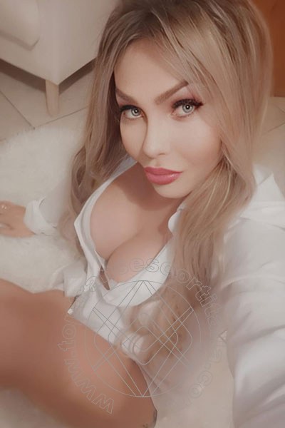 Foto selfie 12 di Chrystal Medeiros Pornostar transexescort Civitanova Marche