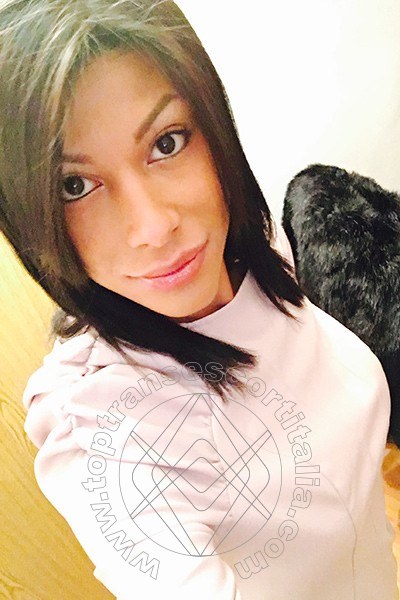 Foto selfie 42 di Miriany Ribeiro Pornostar transexescort Perugia