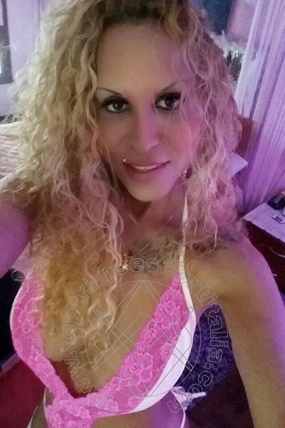 Foto selfie 39 di Barby Piel Morena Latina transexescort Hannover