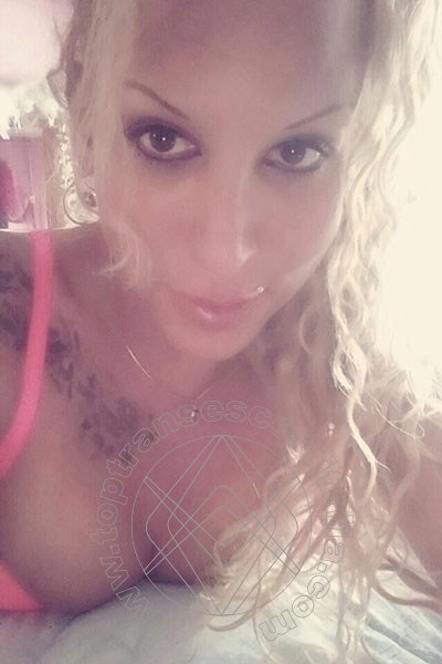 Foto selfie 32 di Barby Piel Morena Latina transexescort Hannover