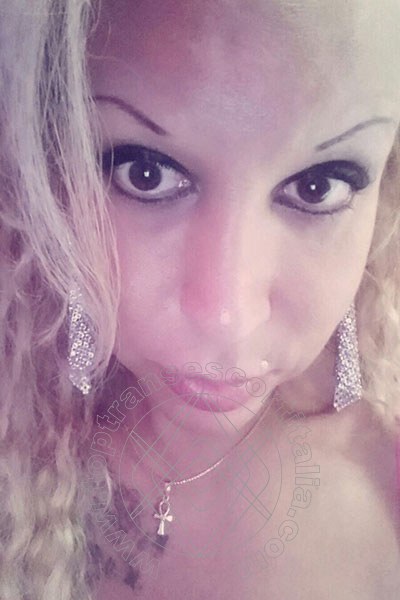 Foto selfie 31 di Barby Piel Morena Latina transexescort Hannover