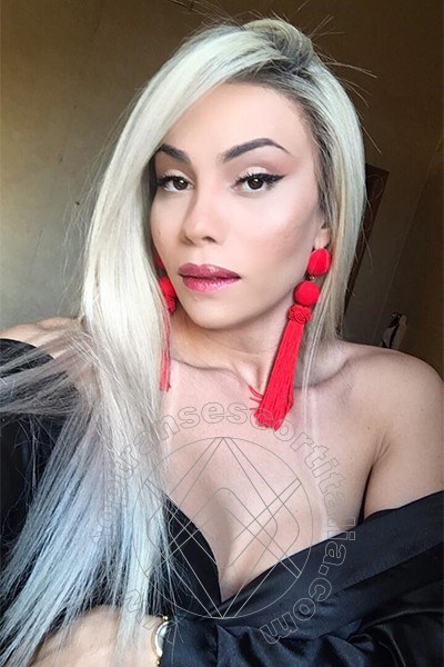 Foto selfie 16 di Isabely Killer transexescort Roma