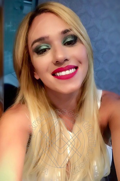 Foto selfie 29 di Alessia transexescort Brescia