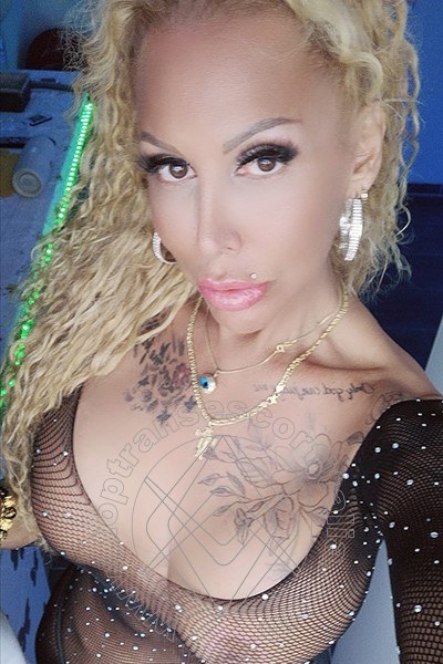 Foto selfie 12 di Barby Piel Morena Latina transexescort Hannover