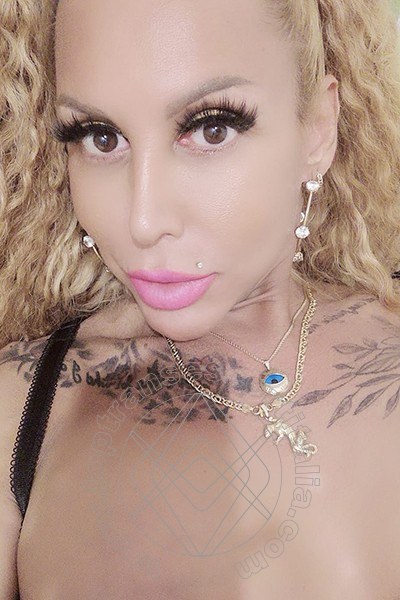 Foto selfie 11 di Barby Piel Morena Latina transexescort Hannover
